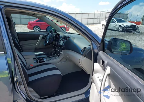 2013 Toyota Highlander Se V6 from USA, damaged, VIN 5TDBK3EH3DS275447